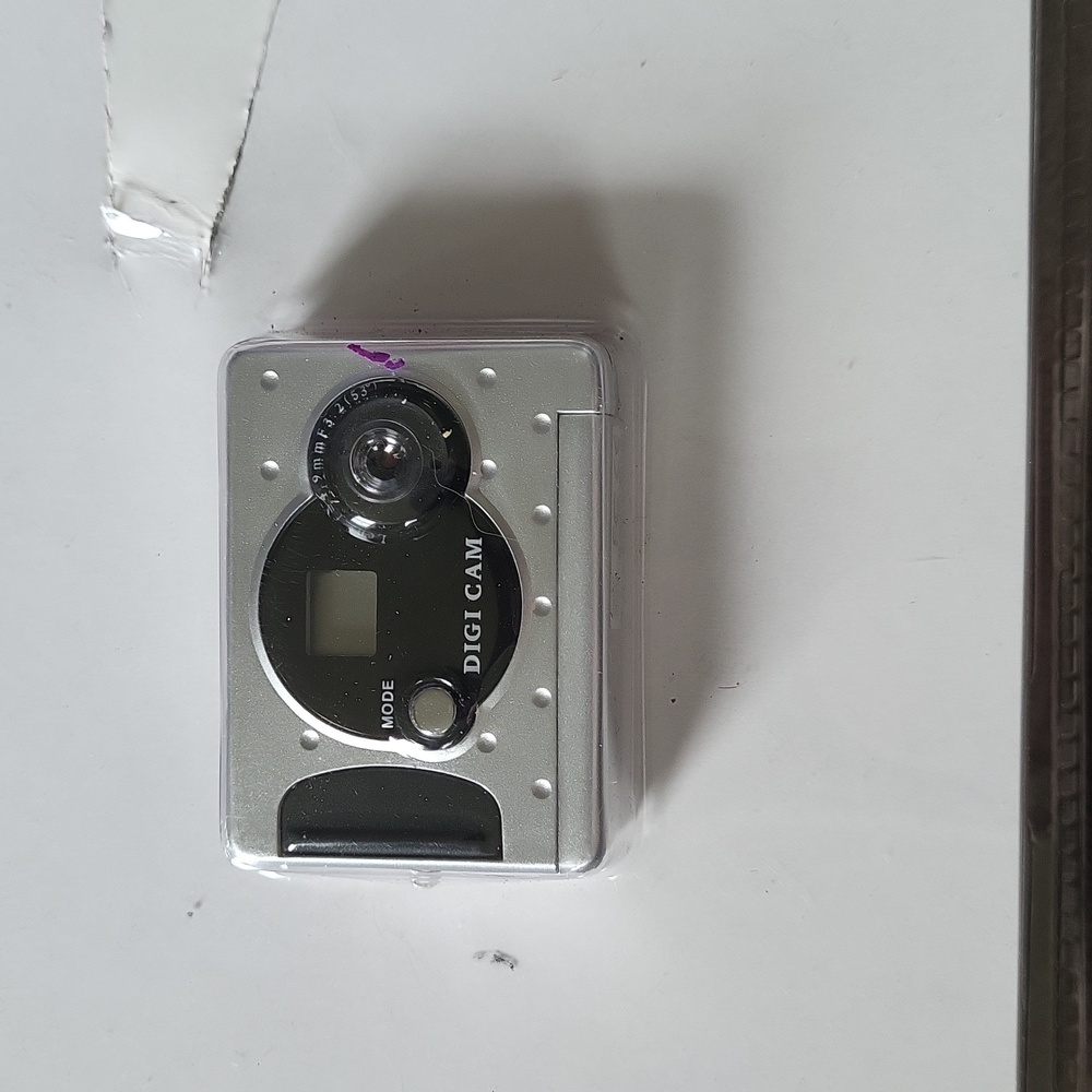 Brookstone digital micro camera - Picture 2 of 5